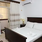 Veizaj Center * Berat