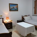 Veizaj Center * Berat