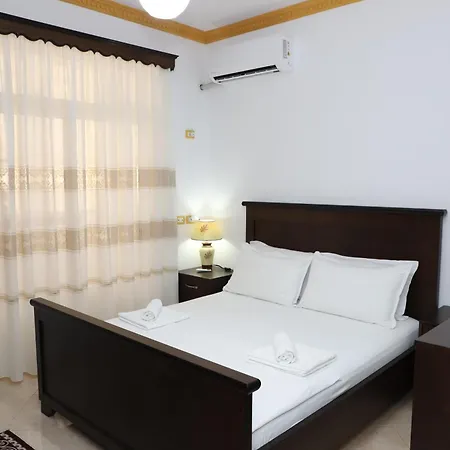 Apartment Veizaj Centre *